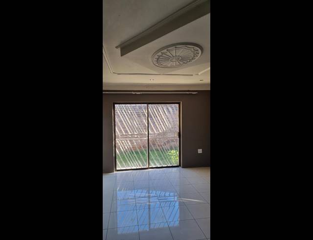 2 BEDROOM HOUSE FOR SALE IN MONDEOR